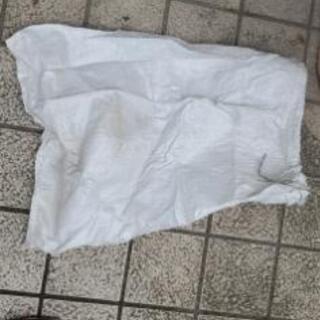 土嚢袋と敷小石