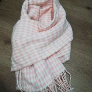 チェック柄ストールの画像