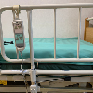 介護用電動ベッド　の画像