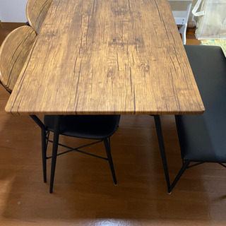 ダイニングテーブル　4〜5人用の画像