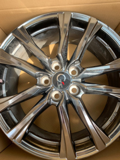 プリウスα 18インチホイール