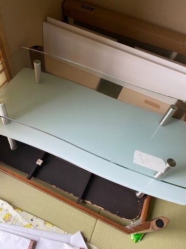 ガラステーブル