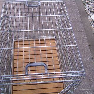 ●折りたたみケージ（中型犬用　　使用品）の画像