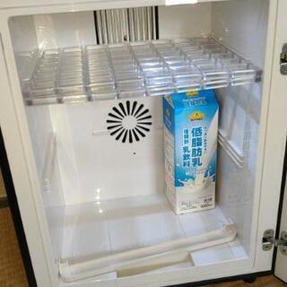 値下げ！大きなポータブル保冷温庫　保温冷庫　1ドア　温冷庫　冷温庫　車載　保温　保冷　ポータブルの画像