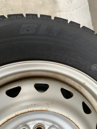 195/65R15 スタッドレスタイヤ