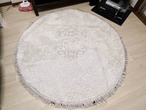 Rady ラグ　マット　円形　ホワイト　完売商品！