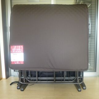 折りたたみ電動リクライニングベット