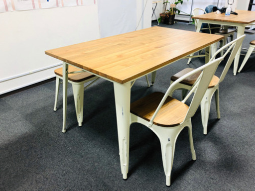 ほぼ新品　ダイニングテーブルセット