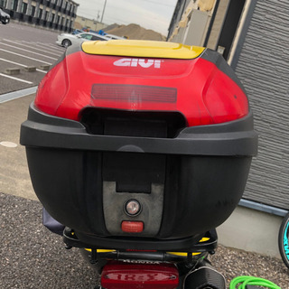 givi  リアボックス