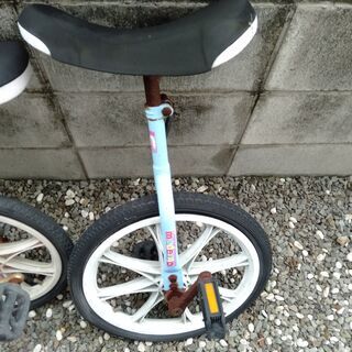 小学生用の一輪車の画像