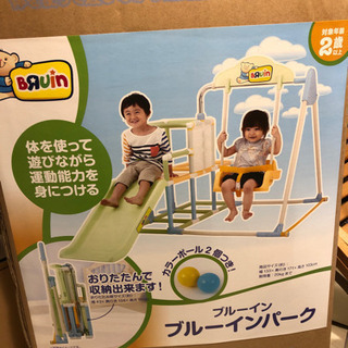 滑り台、ジャングルジム、ブランコの画像