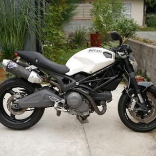 DUCATI MONSTER696 の画像