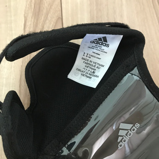 【未使用】adidas スマホケース　バンドの画像