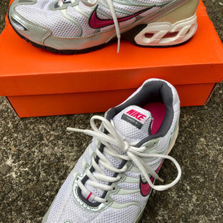 NIKE  スニーカー