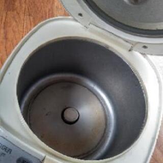８合炊き炊飯器の画像