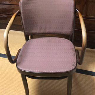 写真のような椅子あれば、買います！