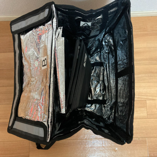 Uber eats 配達バック