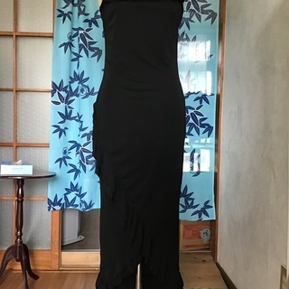 黒のロングワンピース