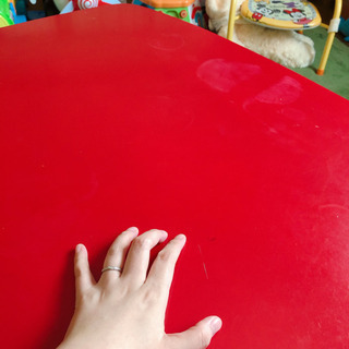 【無料】赤天板　猫足テーブルの画像