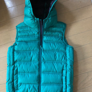 ZARA 中綿入りのベスト　7-8 128 グリーン　子供服