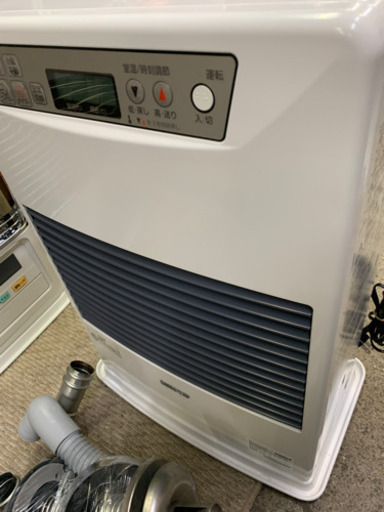 極美品　サンポット 2018年製 FF式石油ストーブ FF-4210TL 木造11畳　コンクリート18畳　予約中