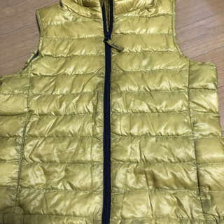 UNIQLO ダウンベスト　130 子供服