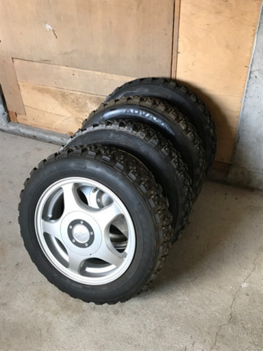 希少なスパイクタイヤ