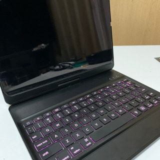 iPad Pro 第2世代 11インチ3眼カメラ keyboardケース タッチペン付き