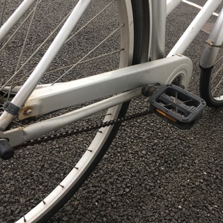 自転車27インチと空気入れの画像