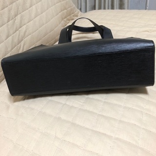 ルイヴィトン　トートバック　エピ　定価136000円　値下げしましたの画像