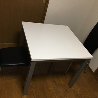 【⭐️受付中】ダイニングテーブルと椅子2脚