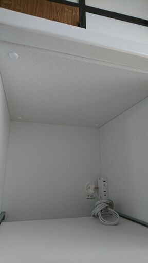 ★値下げ中★【食器棚】　美品　コンセント付