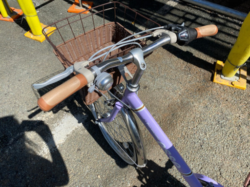 【美品】子供用自転車 エッセ 24インチ 6段変速 LEDオートライト 女の子 自転車 訳あり特価‼︎