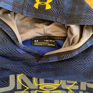 アンダーアーマーパーカーの画像