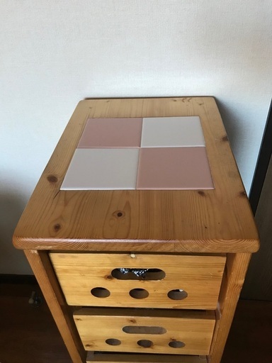 中古品　木製棚４段キャスター付き