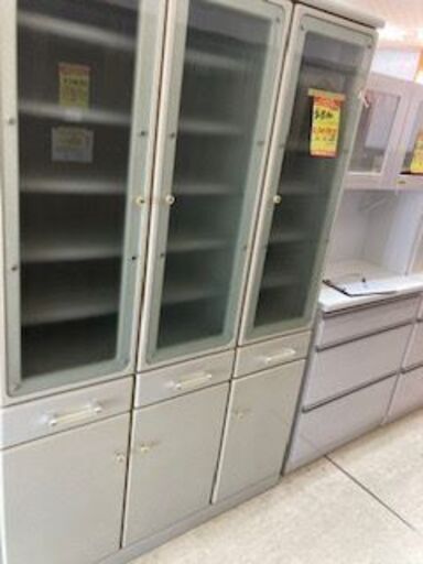 ID:G943026　食器棚3面