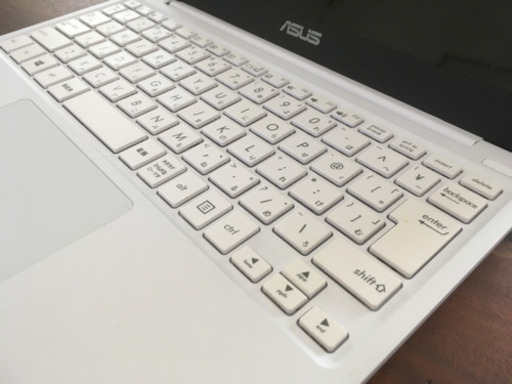 ASUS コンパクトノートPC 11.6インチ ホワイト