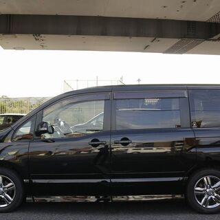 穏やかな、晴れ晴れとしたという意味の車の画像