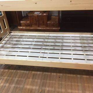 木製フレーム２段ベッドの画像