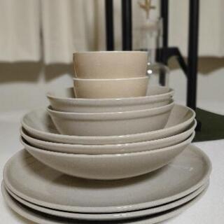 ベージュ系シンプル皿食器類10点（IKEA8点+おまけ2点）