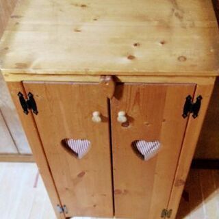 カントリー家具、キャビネット