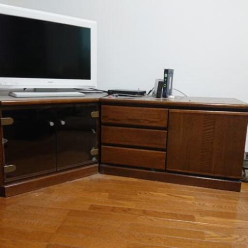 テレビ台とローボードの3点セット １つは引き出しつきのローボードになります。