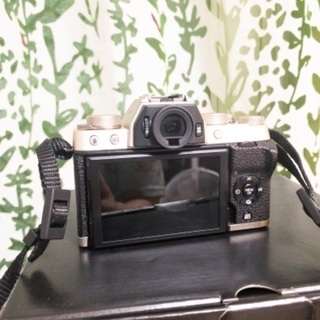 Fujifilm XT100