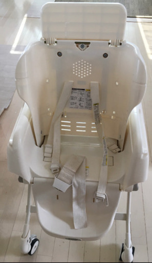 コンビ　電動ハイローチェア机付　ルシエスAT と 同様クッションのみ新品付