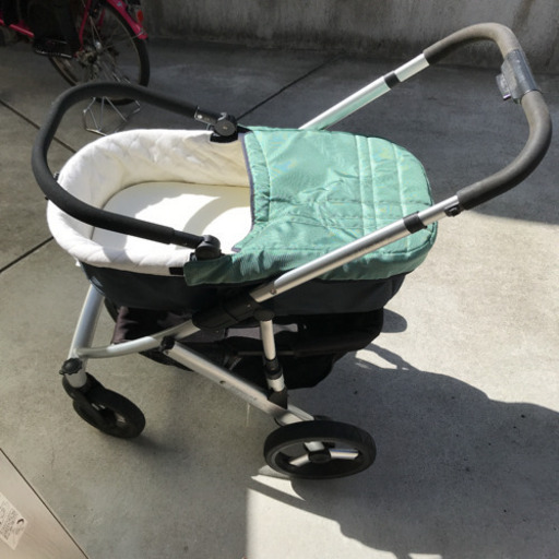 UPPABADYのベビーカー