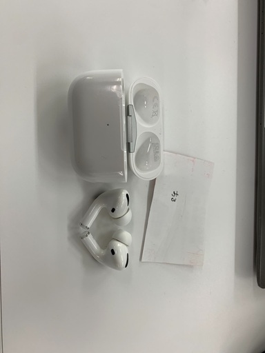 Apple AirPods Pro 譲ります。