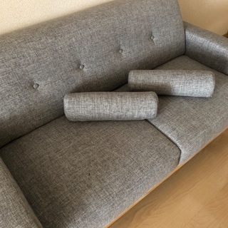 ２人掛け　天然木脚ソファの画像