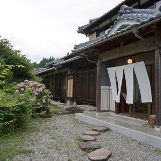 【週2～×1.5H・Wワーク可】古民家ゲストハウスで《清掃スタッフ》を募集◎30～60代の幅広い年代活躍中！の画像