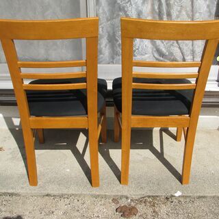 以前お店で使っていた椅子の画像