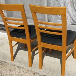 以前お店で使っていた椅子の画像